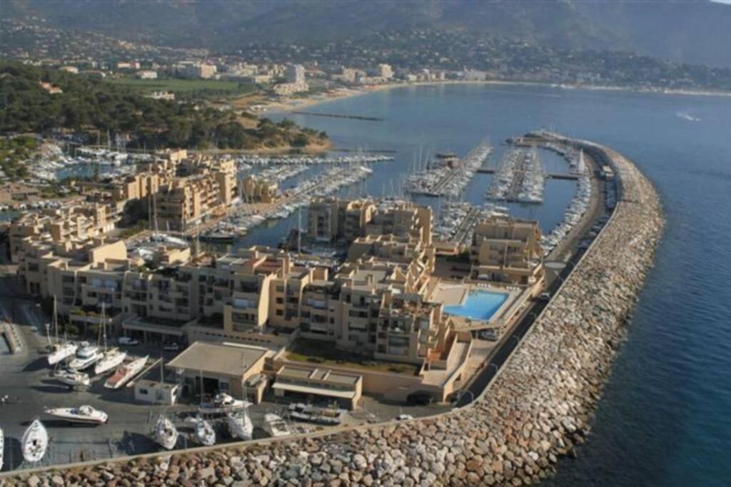 Face Mer Entre Plage Et Marina Bormes-les-Mimosas Exterior photo